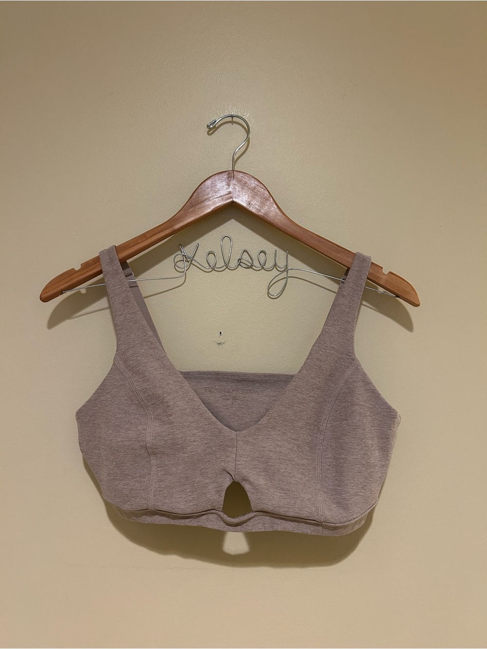 Beyond Yoga Women’s Spacedye Cut to Bra Taupe Size Large
